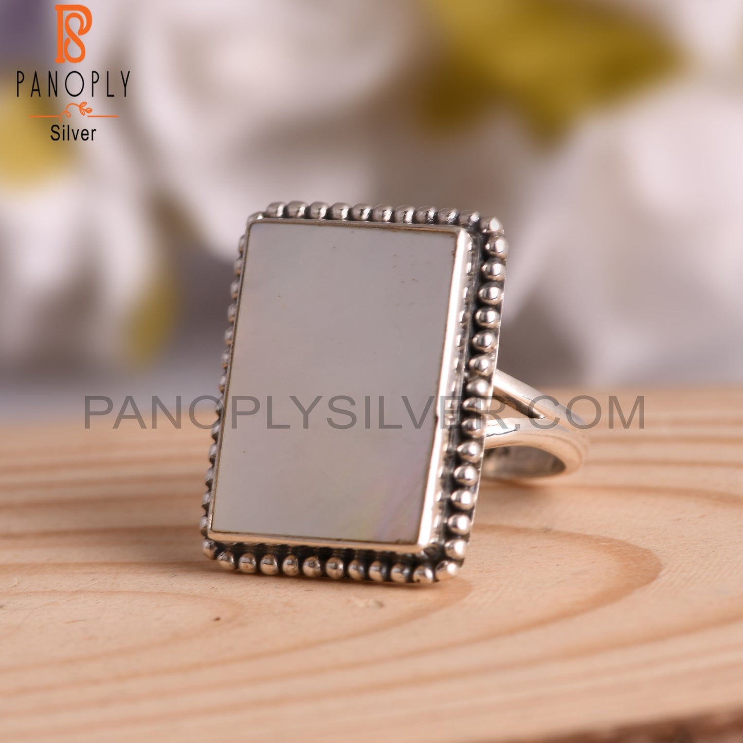 Beguette 925 Sterling Silver Mother Of Pearl Ring